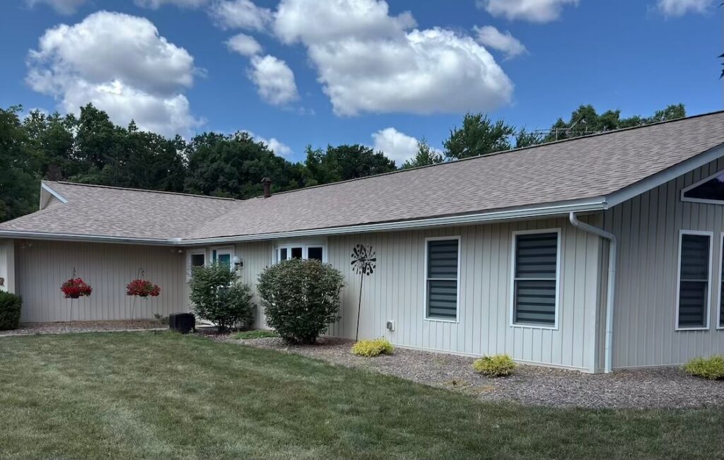 New roof replacement completed in Berea Ohio by Python Roofing. Owens Corning asphalt shingles.