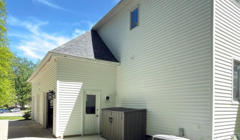 Siding Contractor completed siding replacement in Cuyahoga County Ohio